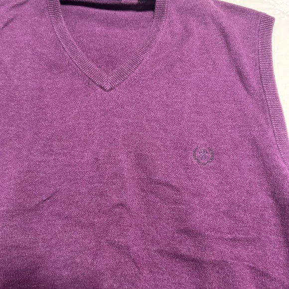 Men’s IZOD Big and Tall Fine Gauge V-Neck Sweater Vest - Picture 6 of 7